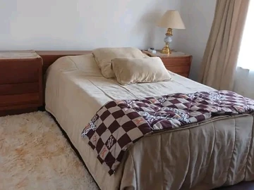 2 Bedroom Flat & Apartment