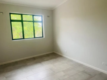 2 Bedroom Flat & Apartment