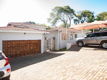 Double Storey 4-Bedroom Home next to  Borrowdale Brooke Golf Course