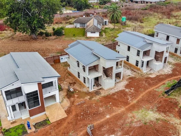 4 Bedroom Flat & Apartment
