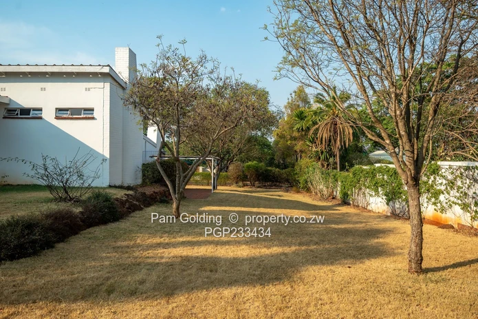 4 Bedroom House in a Quiet Complex (Sole Mandate)