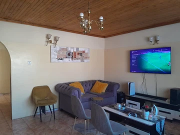 5 Bedroom House