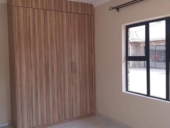 3 Bedroom Flat & Apartment