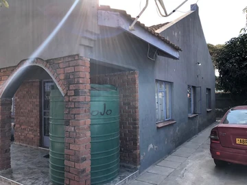 Spacious 3 beds home plus a 2 beds cottage