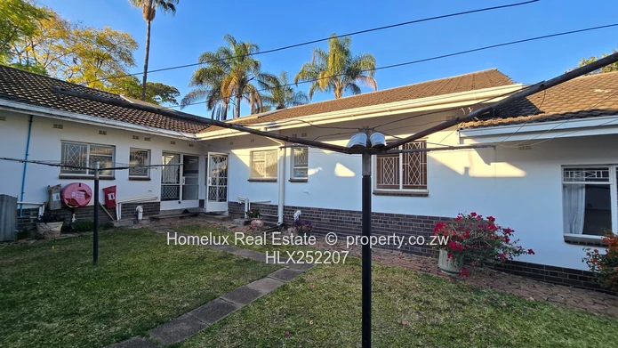 Beautiful 2 Bed Garden Flat in a small complex  (Sole Mandate)