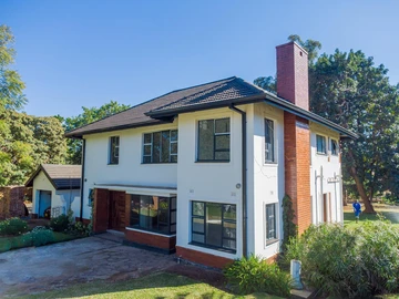 Newly renovated house in Mt Pleasant - Golden Stairs, suitable for commercial use 