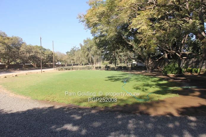 Invest in this sought after neighbourhood. (Sole Mandate)