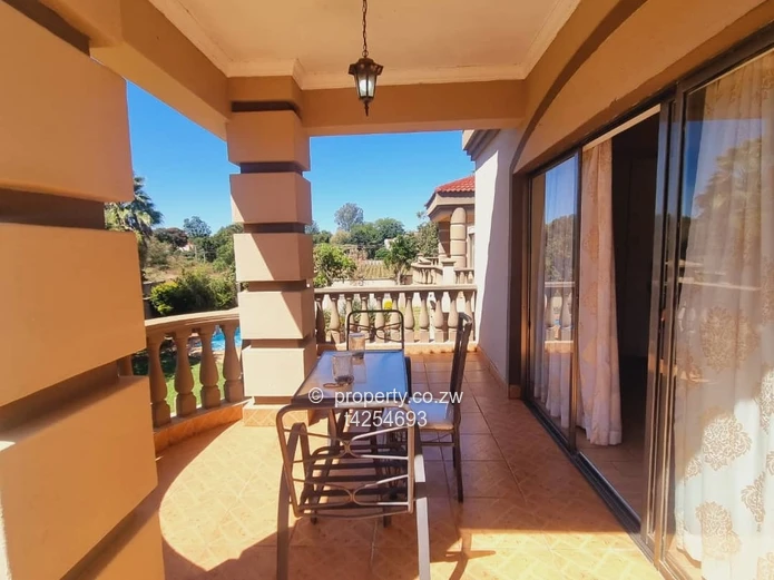 Borrowdale Brooke 7 bedroomed house to Rent 
