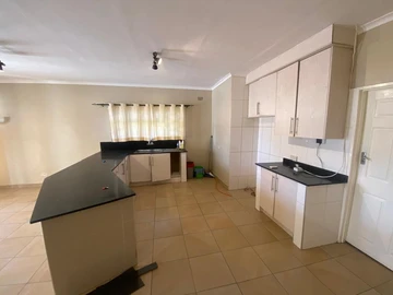 3 Bedroom Flat & Apartment