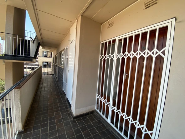 3 Bedroom Flat & Apartment