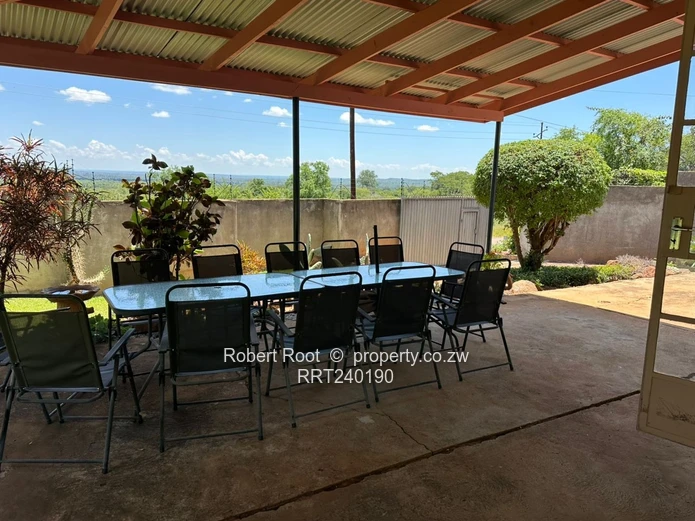 Exceptional Lifestyle Property on a Large 3,720 sqm Plot