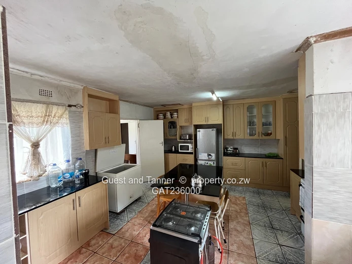 5 Bedroom House for Sale in Windsor Park Ruwa - With Deed of Transfer 