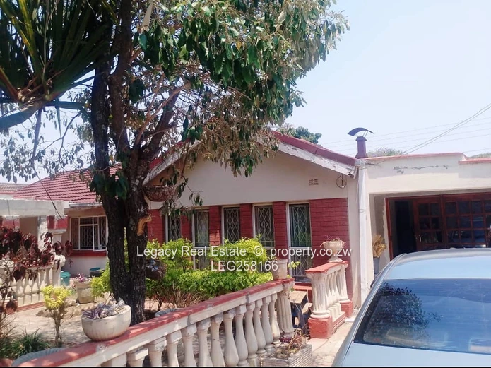 Greendale 4-Bed Family Home with Flatlet & Verandah