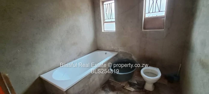 4 bedroom house for sale in Damofalls - Ruwa