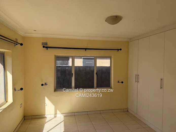 4-Bed Aspindale Park Home — Fitted Kitchen & Gated Yard