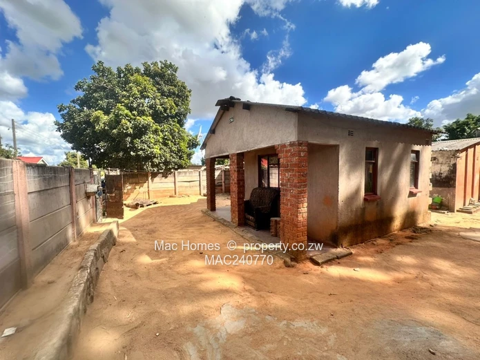 Co House for sale in Tafara, Mabvuku