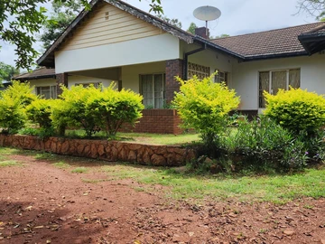Charming 3-Bedroom Home in Mandara with Expansive Garden