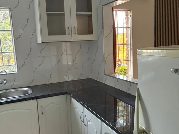 3 Bedroom Flat & Apartment