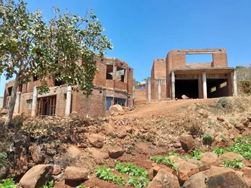 6 Bedroom House