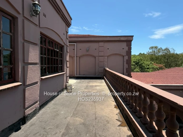 Hogerty Hill: Grand 8-Bed Mansion with Pool