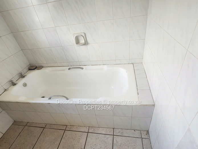 4-Bed Emerald Hill Home on 2030m² with Borehole & Driveway