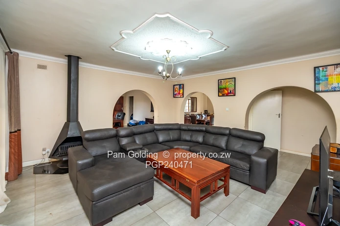 Spacious 4 Bedroom Family Home in Knowe Norton