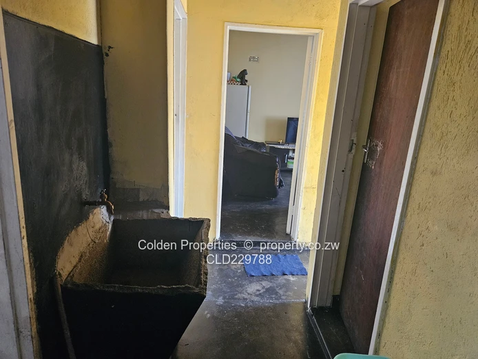 Neat 4-Bed Starter Home in Central Marondera - Gated Yard (Sole Mandate)