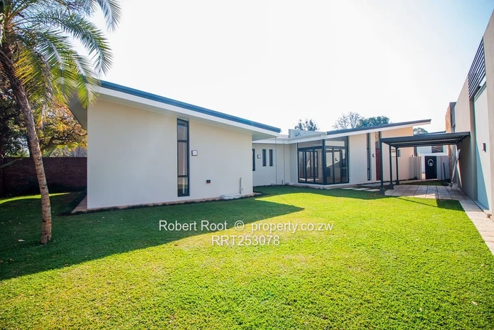 NEWLANDS - EXCEPTIONAL TOWNHOUSE (with Pool)