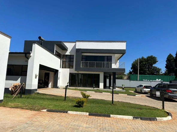 3 Bedroom Flat & Apartment