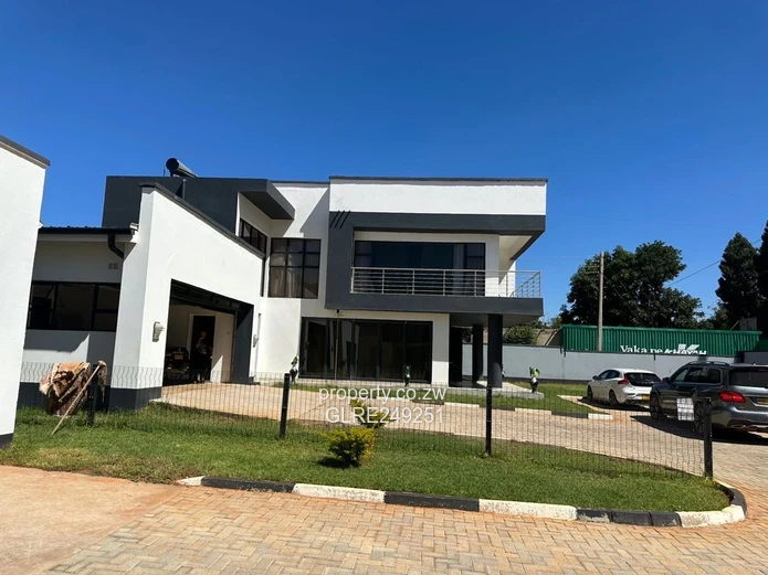 Stylish 3-Bed Borrowdale Flat with Balcony & Borehole