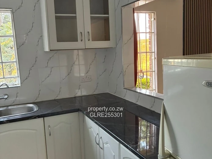 Fully-Furnished 9-Bed House with Pool in Greystone Park