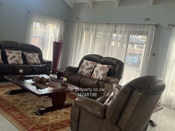 Pomona 3 bedroomed fully furnished Townhouse to rent