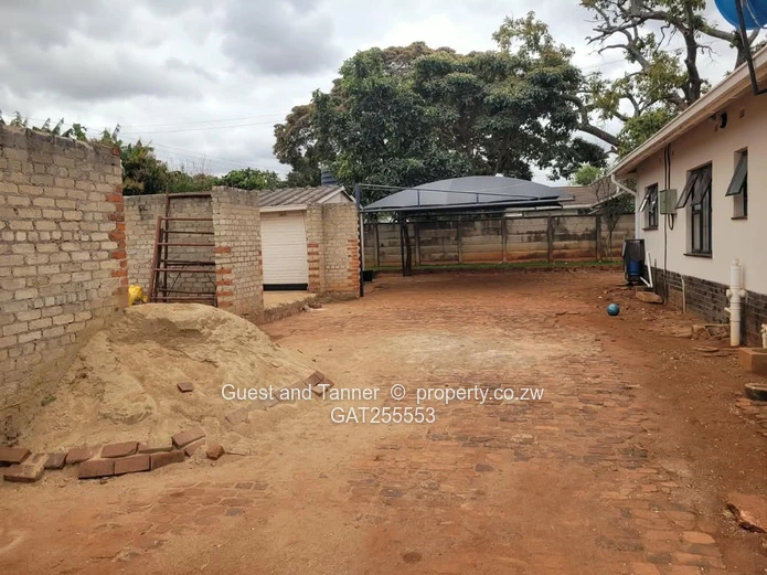 Hillside – Four Ensuite Bedrooms with Multiple Cottages