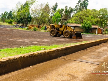 Commercial & Industrial Land