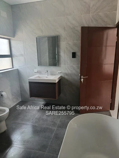 Mount Pleasant 3-Bed Garden Flat — Gated