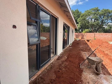 4 Bedroom Flat & Apartment