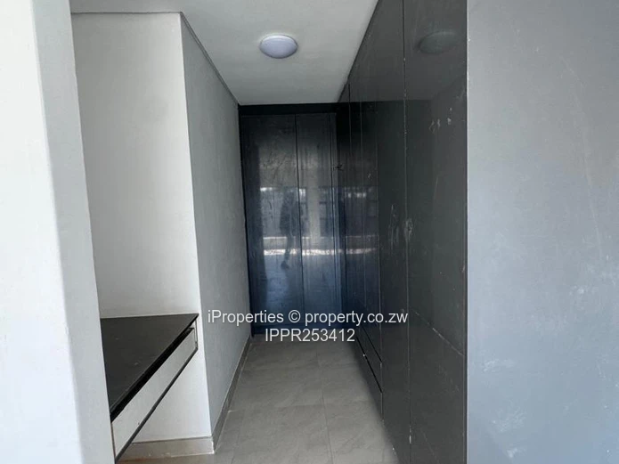 Modern 2-Bed Garden Flat, Private Yard in Marlborough