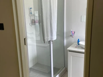 3 Bedroom Flat & Apartment