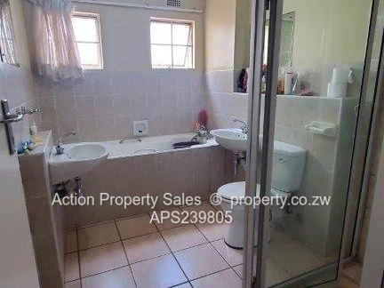 Neat 3 Bed Apartment In Avondale! 