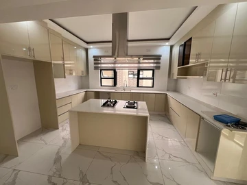 3 Bedroom Flat & Apartment