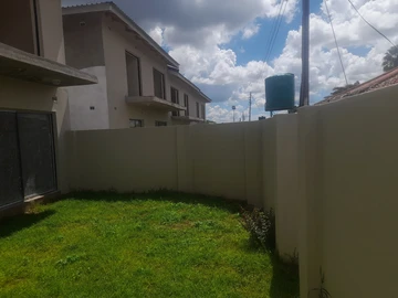 2 Bedroom Flat & Apartment