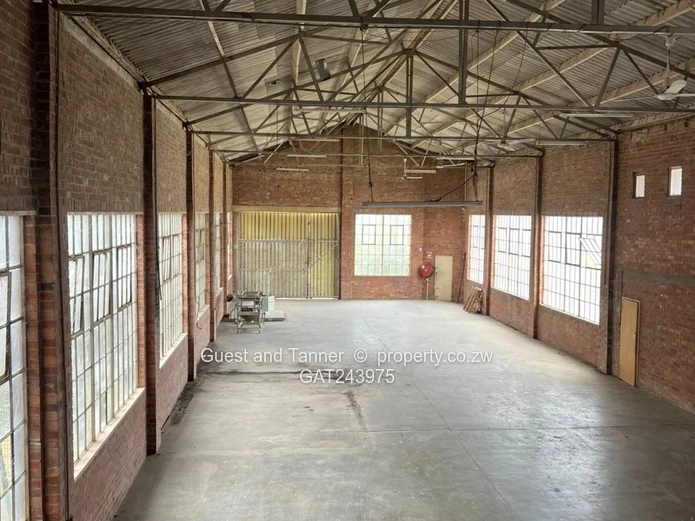 Commercial Warehouse with Title Deed for Sale in Thorngrove!