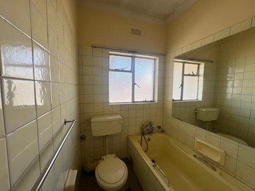 3 Bedroom Flat & Apartment