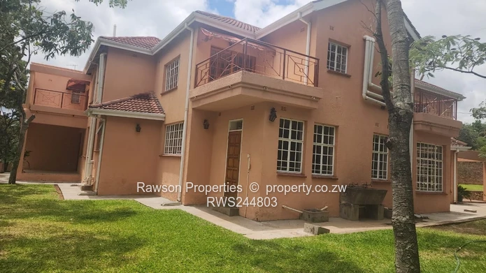 Beautiful 5 Bed House With Prolific Borehole!