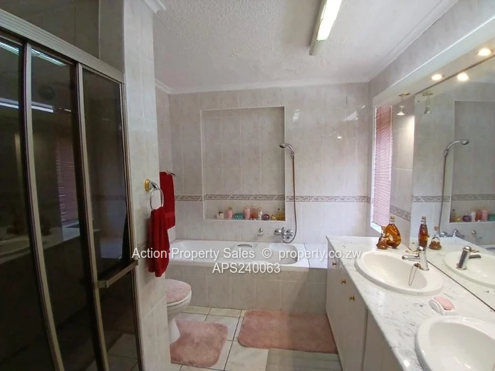 Beautiful 3 Bed Townhouse In Newlands! 