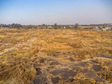 Commercial & Industrial Land