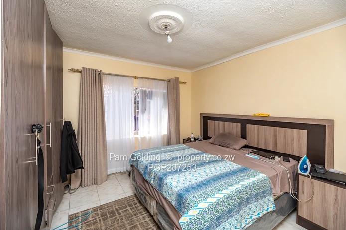 House for sale in Waterfalls/Picnic Park Area (Sole Mandate)