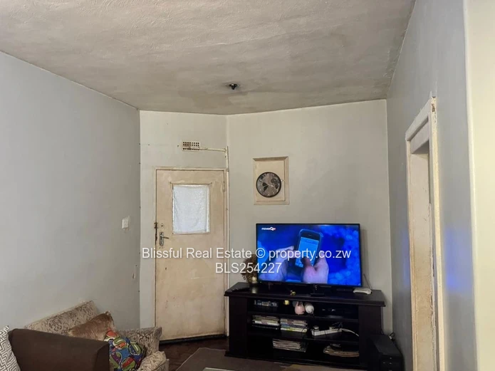 1 and half bedroom for sale in avenues