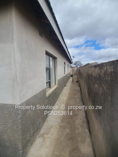 Victoria Range, Masvingo - HOUSE FOR SALE