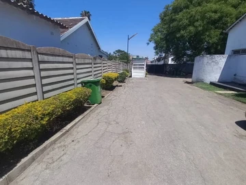 2 Bedroom Flat & Apartment